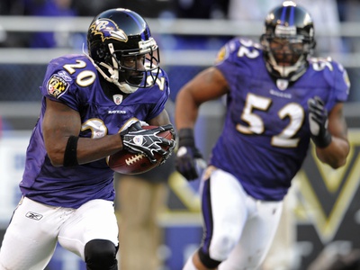 Buy Eagles Ravens Football: Baltimore, MARYLAND - Ed Reed at AllPosters.com