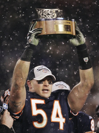 Saints Bears Football: Chicago, ILLINOIS - Brian Urlacher Poster