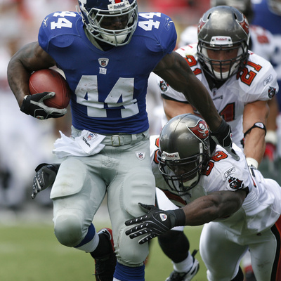 Buy Giants Buccaneers Football: Tampa, FL - Ahmad Bradshaw at AllPosters.com