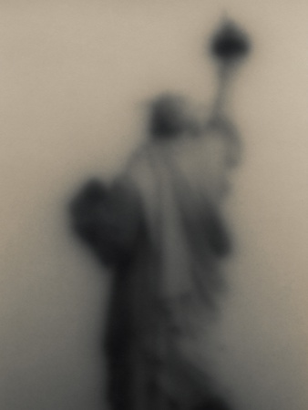 Diffused image of the Statue of Liberty