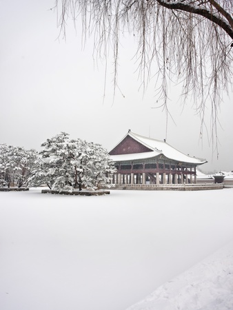 Gyungbok royal Palace under snow