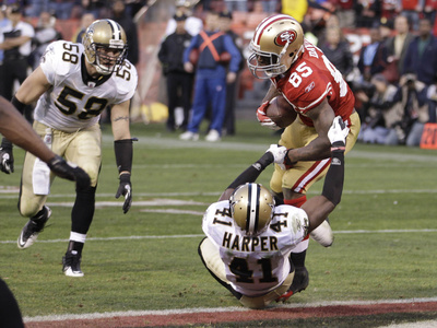 Buy San Francisco 49ers and New Orleans Saints: Vernon Davis and Roman Harper at AllPosters.com