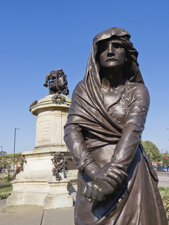 Statue of Lady Macbeth with William Shakespeare Behind, Stratford Upon Avon, Warwickshire, England,