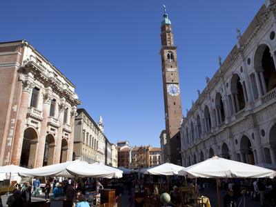 Piazza Dei Signori and the Bissara Tower, Vicenza, Veneto, Italy, Europe