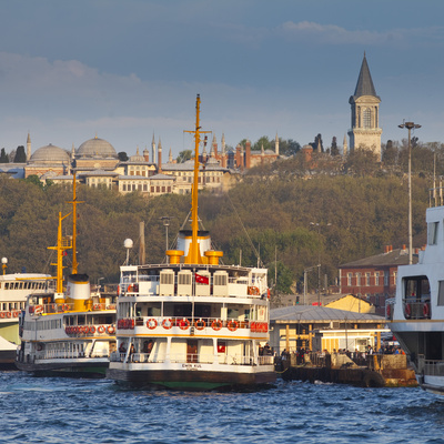 Topkapi Palace and Ferries on the Waterfront of the Golden Horn, Istanbul, Turkeyistanbul, Turkey