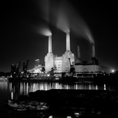 Battersea Power Station at night by Eric De Mere