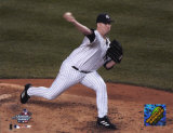 Jon Lieber pitching in the 2nd game of the 2004 ALCS &copy;Photofile