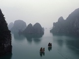 Junks in Ha Long Bay Fotografie-Druck