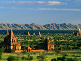 Plains of Bagan, with Two Guni Pahtos and the Dhamma Yan-Zi-Ka Zedi, Old Bagan, Mandalay, Myanmar