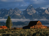 Barn on Mormon Row and the Teton Mountain Range, Grand Teton National Park, USA