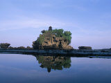 Tanah Lot, 15th Century Hindu Temple, Edge of the, Island of Bali, Indonesia
