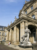 Neues Schloss and Schlossplatz (Palace Square), Stuttgart, Baden Wurttemberg, Germany
