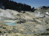 Steam Vents, Boiling Pools, in Bumpass Hell Geothermal Area, California, USA