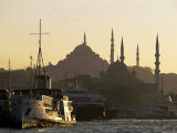 Sirkeci Harbour with Yeni and Sulemaniye Mosques Behind, Istanbul, Turkey, Eurasia