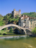 Doria's Castle and Medieval Bridge Across River Nervia, Dolceacqua, Liguria, Italy, Europe