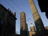 Buy Le du Torri Towers at the Piazza di Porta Ravegnana, Bologna, Italy at AllPosters.com