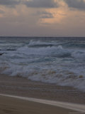 Buy Waves Roll into Shore, Hawaii at AllPosters.com