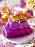 Christmas Table Setting in Violet and Gold