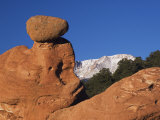 Pikes Peak, Garden of The Gods National Landmark, Colorado Springs, Colorado, USA
