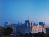 Buy Reichstag Ost und Nordfassade in Abenddammerung at AllPosters.com