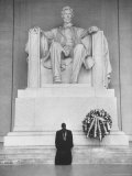 Buy Reverend Daniel Wahl Praying at Lincoln Memorial at AllPosters.com
