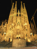 Night View of Antoni Gaudis La Sagrada Familia Temple