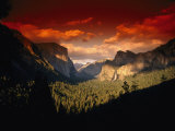 Scenic View of a Sunset at Yosemite National Park Fotografie-Druck