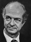 Linus Pauling American Chemist and Peace Campaigner