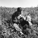 Buy American Soldier, Red Bull Regiment, Italy, Easter Sunday, 1945 at AllPosters.com