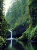 Punch Bowl Falls, Eagle Creek, Columbia River Gorge Scenic Area, Oregon, USA
