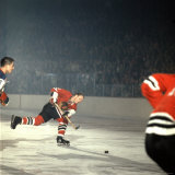 Buy Hockey: Chicago Blackhawks Bobby Hull #9 in Action, Shooting vs. NY Rangers at AllPosters.com