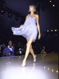 Model Linda Evangelista on the Runway