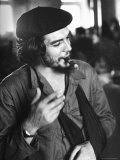 Buy Cuban Rebel Ernesto "Che" Guevara, Left Arm in a Sling, Talking with Unseen Person at AllPosters.com