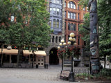 Pioneer Building and Totem Pole in Pioneer Square, Seattle, Washington, USA