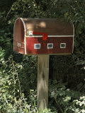 Mailbox Designed to Look Like a Barn