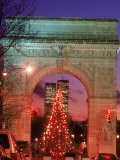 Buy Christmas Tree in Washington Square Arch, NYC at AllPosters.com