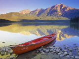 Canoe on Pyramid Lake