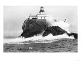 Tillamook, Oregon Lighthouse Near Seaside, OR Photograph - Tillamook, OR