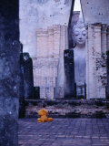 Buy Monk in Prayer at Wat Si Chum at AllPosters.com