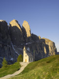 Sella Gruppe and Chapel at Passo Di Gardena, Dolomites, Italy, Europe