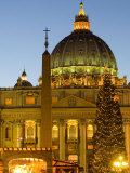 St. Peter's Basilica at Christmas Time, Vatican, Rome, Lazio, Italy, Europe