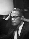Malcolm X, Malcolm X Waits at Martin Luther King Press Conference, 1964