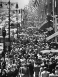 Crowds on Midtown Stretch of Fifth Avenue at Lunch Hour Fotografie-Druck