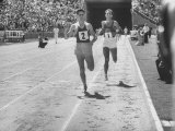 Runner John Landy, Breaking the 4 Minute Mile