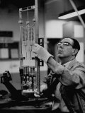 Manufacturing G. E. Giant Electric Bulb