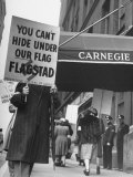Carnegie Hall Pickets Re: Kirsten Flagstad