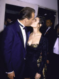 Married Actors Bruce Willis and Demi Moore Kissing