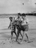 Sylvania Seabreeze Cruise, Passengers Taking a Stroll on the Beach