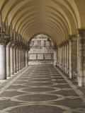 Archway and Columns, Doge