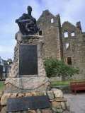 Maclellan's Castle and World War I Monument, Kirkcudbright, Dumfries and Galloway, Scotland, UK